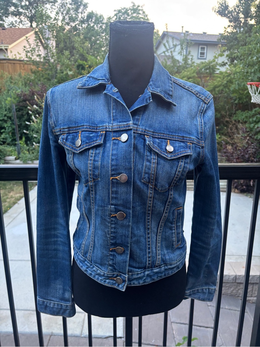 Women's Blue Denim Trucker Jacket - Classic Button-Front